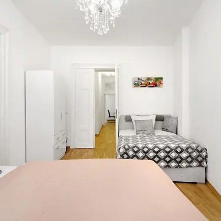 Grand Mitte Rosenthaler Platz